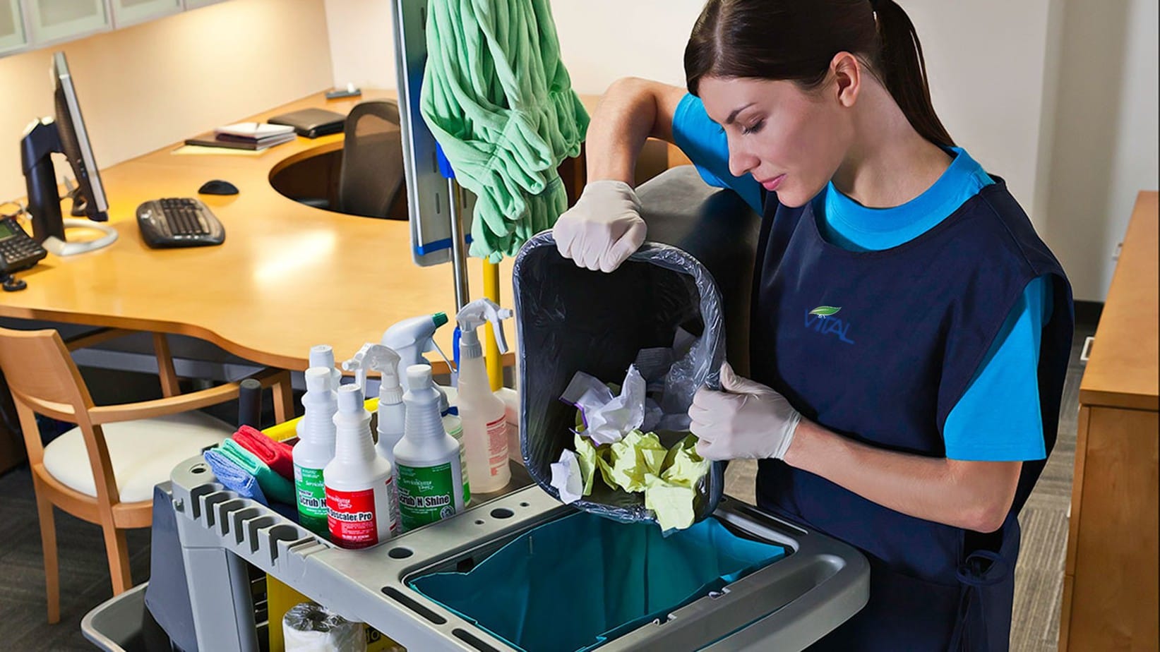 ДМ-Клининг: услуги по уборке офисных помещений